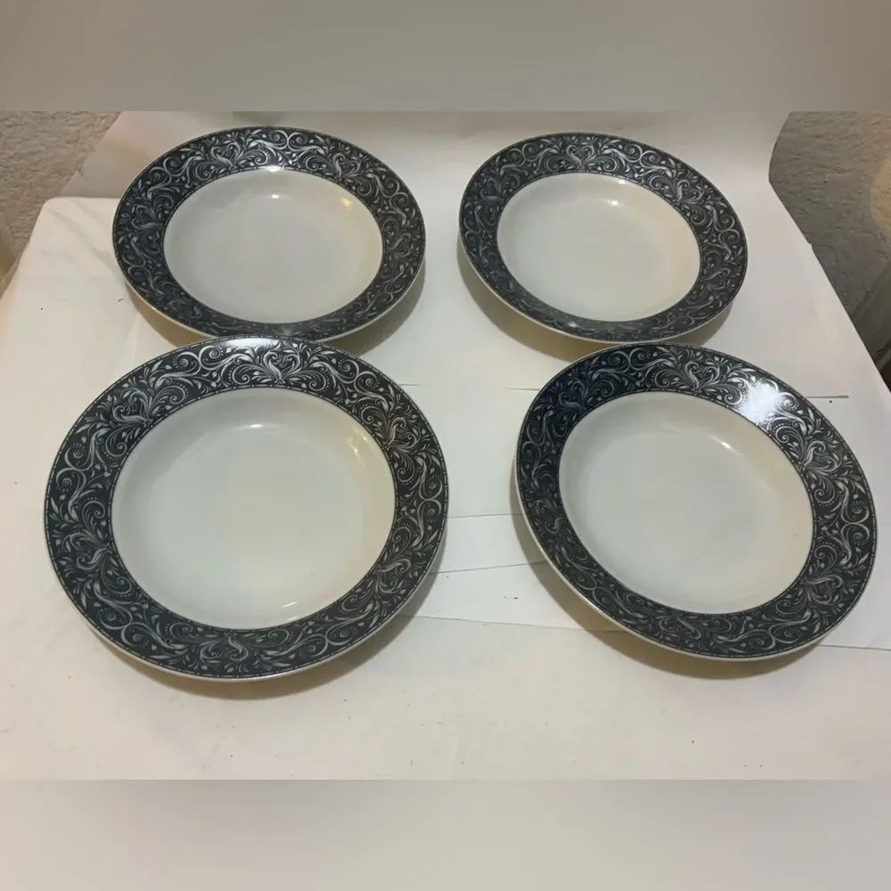 4 Chris Madden JCP Home Swan Gray Scroll Leaf Classic 8” salad Plates bowls G20